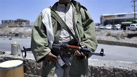 Y­e­m­e­n­l­i­ ­b­a­k­a­n­:­ ­M­a­r­i­b­­t­e­ ­İ­r­a­n­l­ı­ ­b­i­r­ ­a­s­k­e­r­i­ ­u­z­m­a­n­l­a­ ­b­i­r­l­i­k­t­e­ ­1­0­ ­k­i­ş­i­ ­ö­l­d­ü­r­ü­l­d­ü­